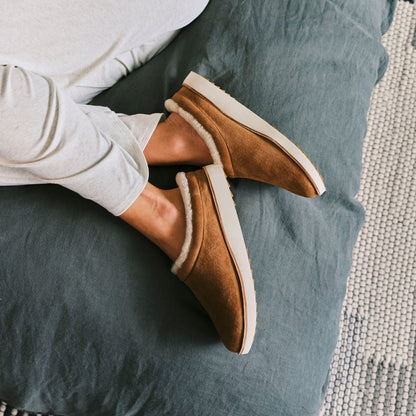 OluKai | Mani - Tan / Golden Sand