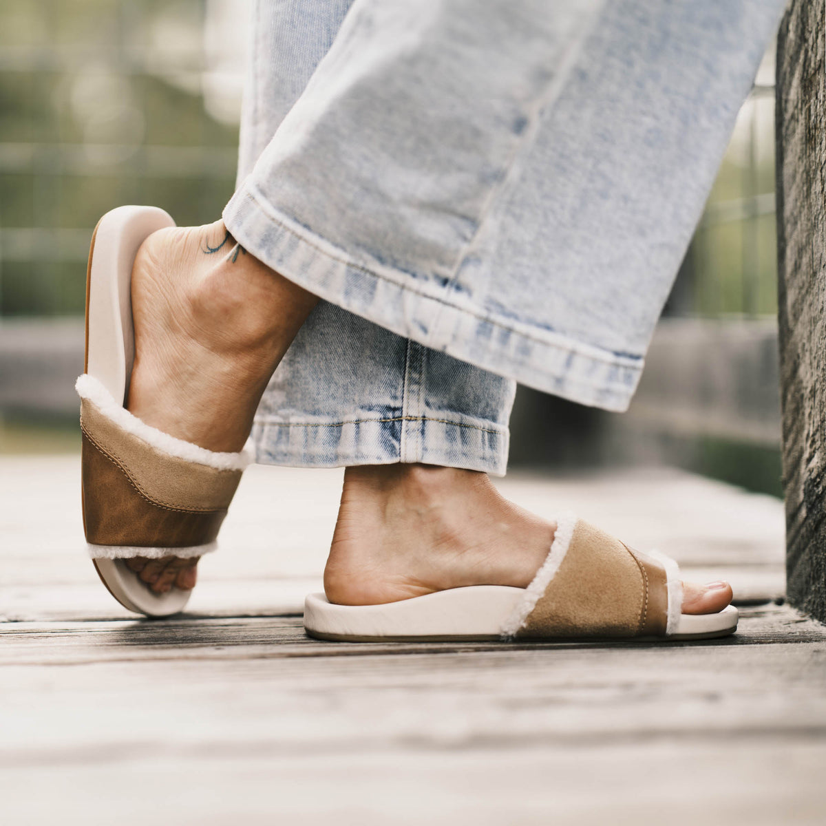 OluKai | Hō‘ala Slide Women’s Slide Slipper Sandals - Tan / Puka