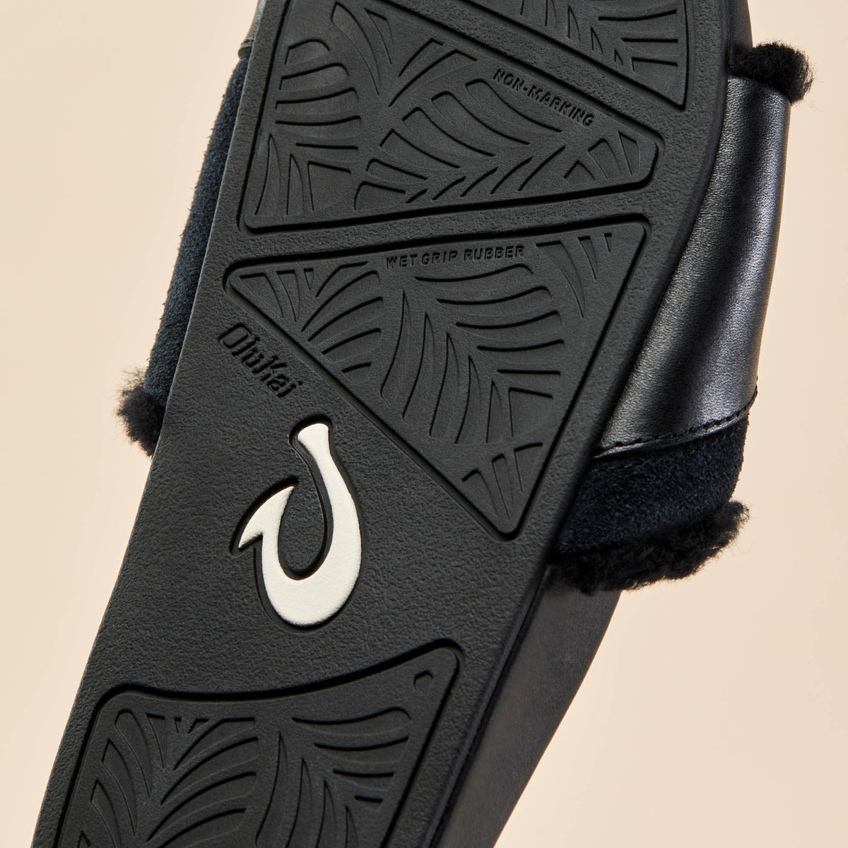 OluKai | Hō‘ala Slide Women’s Slide Slipper Sandals - Black