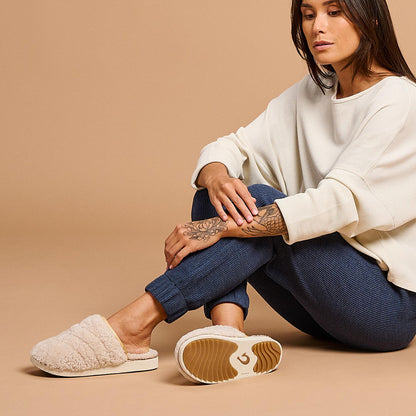 OluKai | Pūpū Mua Women’s Shearling Mule Slipper - Tapa