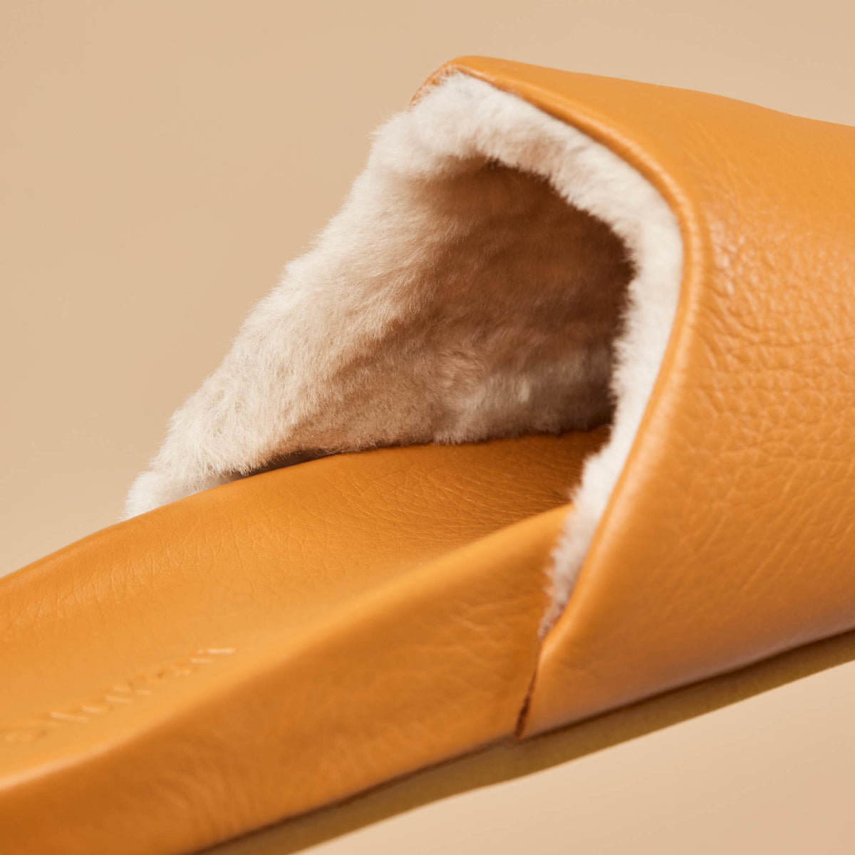 OluKai | Kōnea Women’s Leather Slipper Mules - Saddle