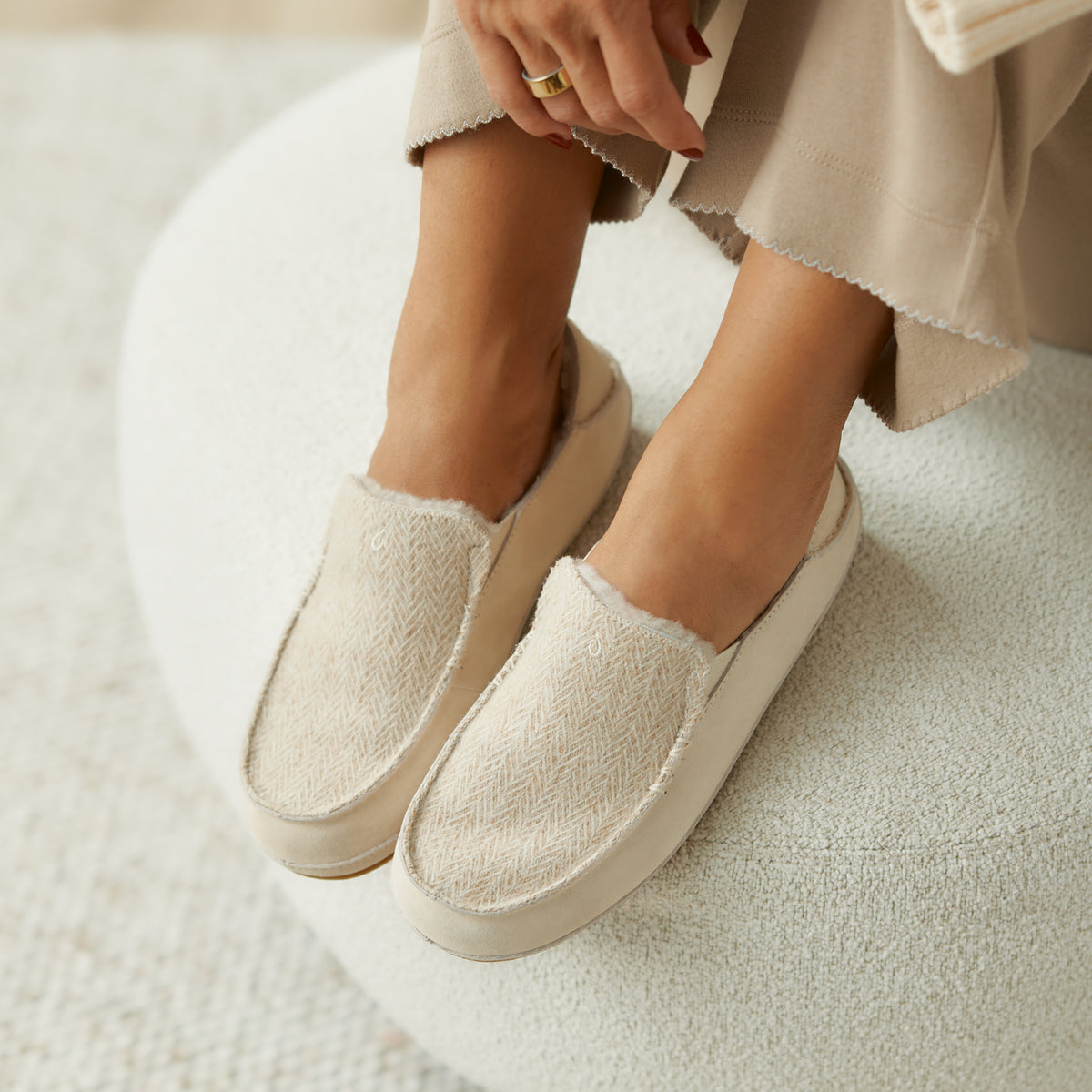 OluKai | Nohea Slipper - Kapa Stripe / Puka
