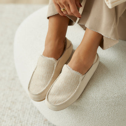 OluKai | Nohea Slipper - Kapa Stripe / Puka