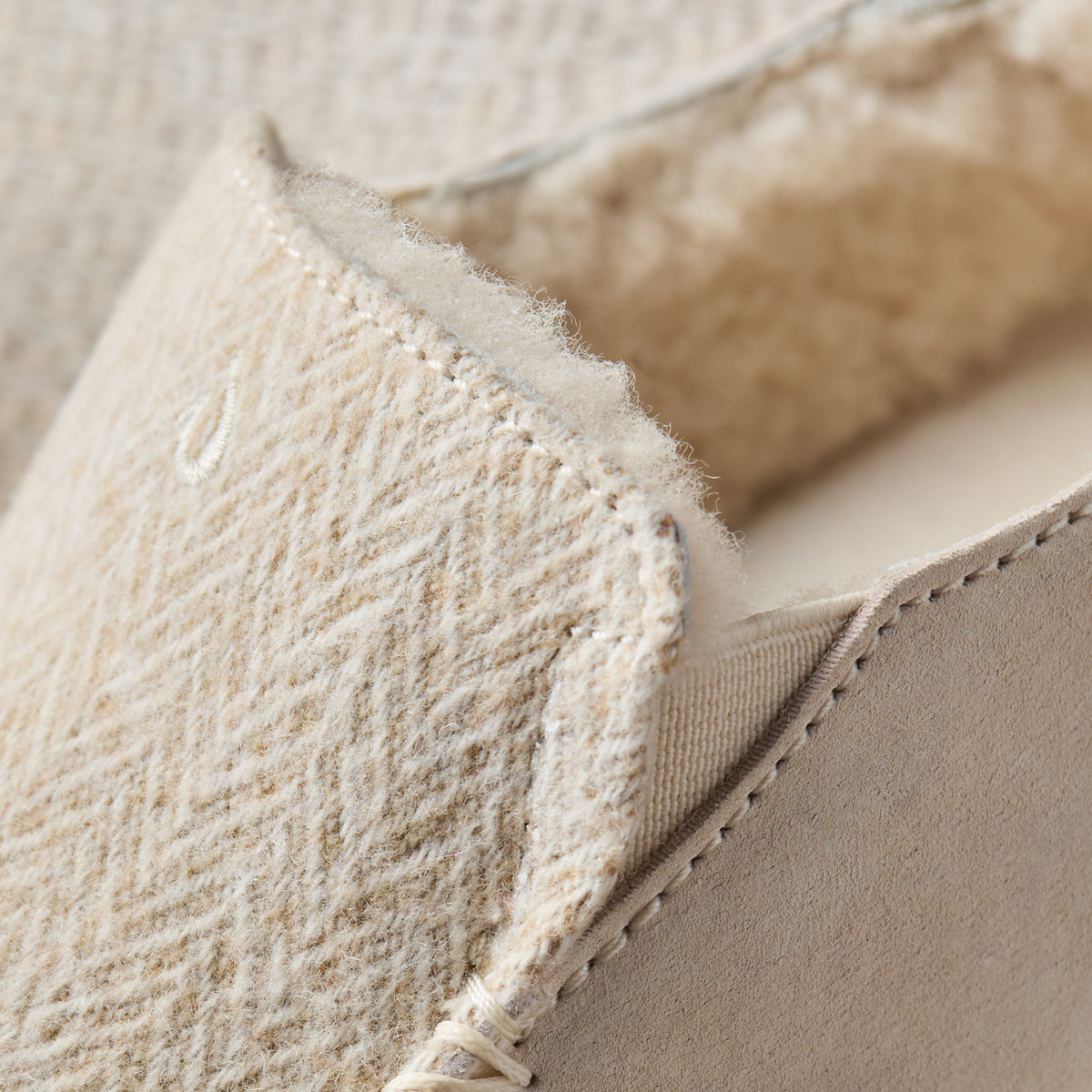 OluKai | Nohea Slipper - Kapa Stripe / Puka