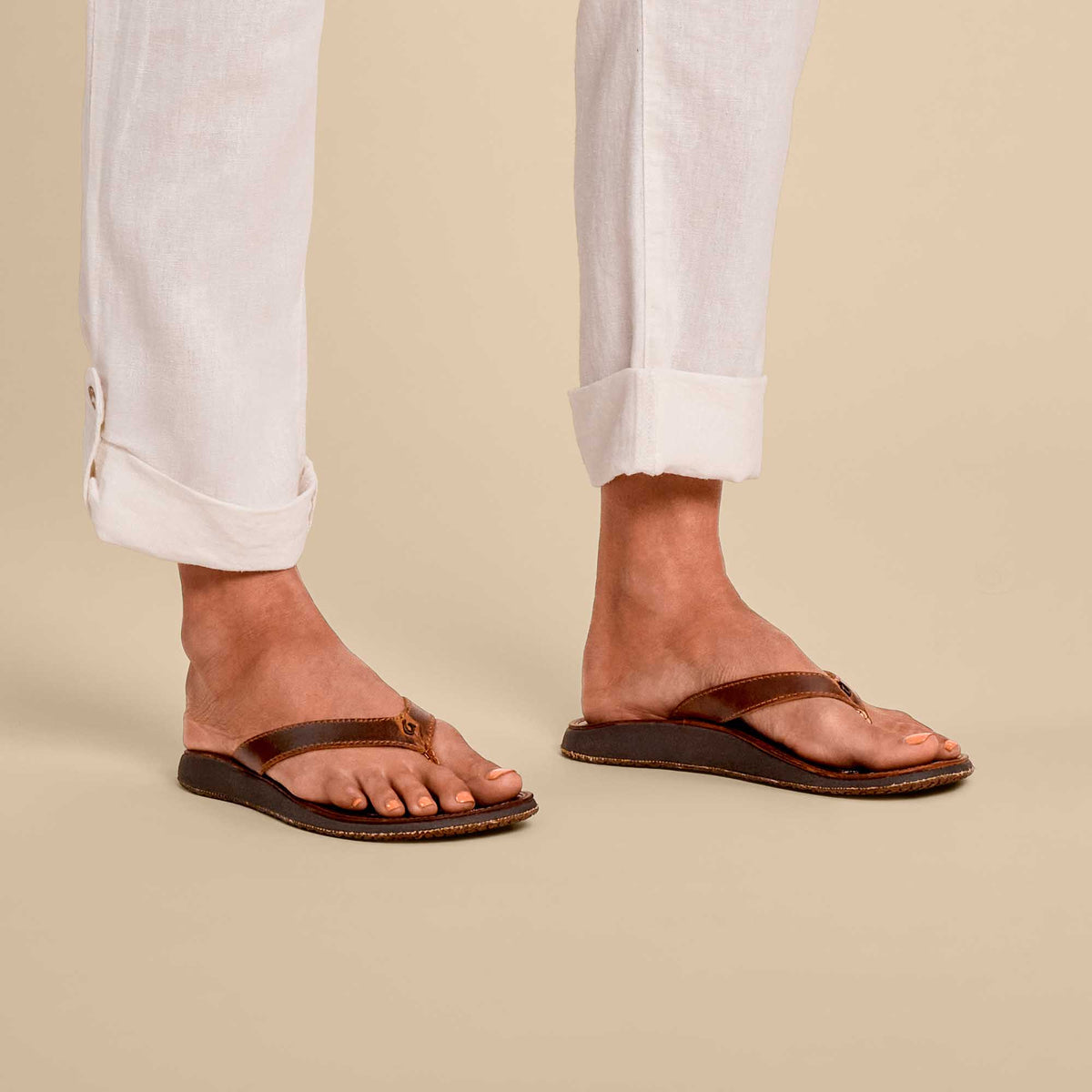 OluKai | Paniolo Women’s Leather Beach Flip Flops - Natural