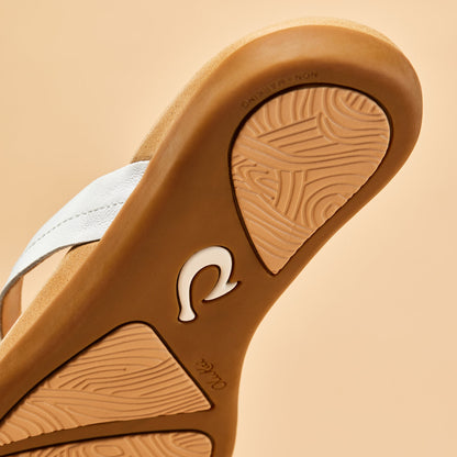 OluKai | Honu Women’s Leather Sandals - Bright White / Golden Sand