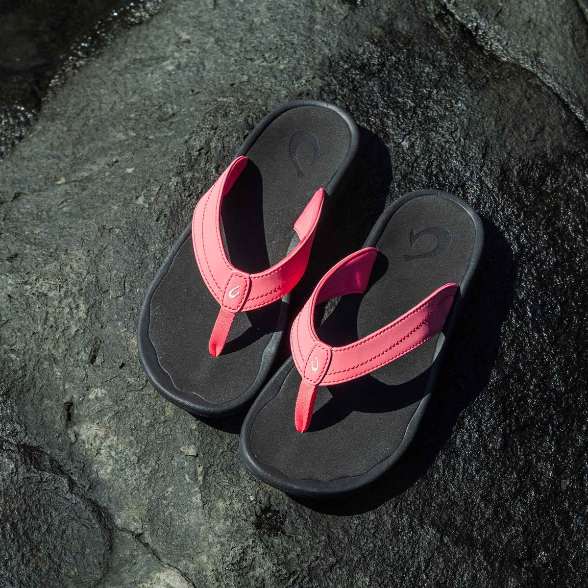 OluKai | ‘Ohana - Hot Pink / Black