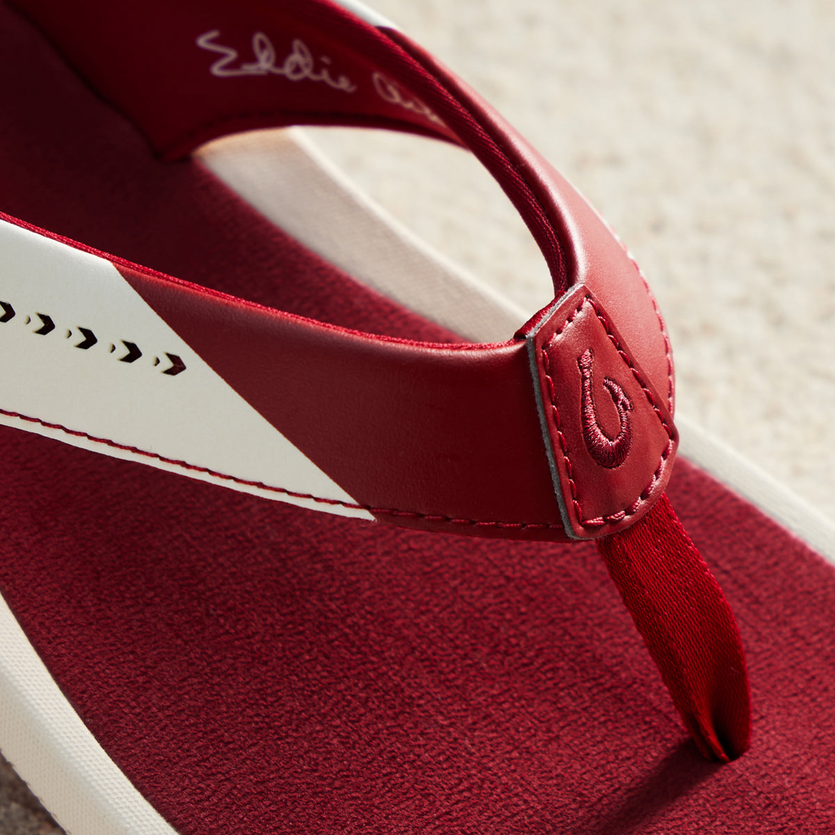 OluKai | Ulele - Off White / Deep Red