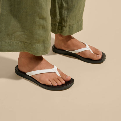 OluKai | ‘Uiki Women’s Everyday Beach Sandals - Bright White / Lava Rock