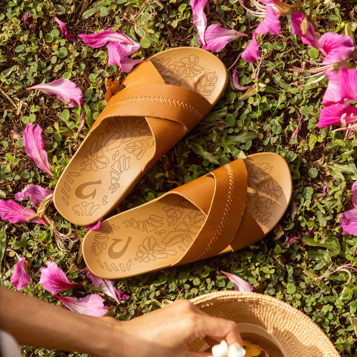 OluKai | Kipe‘a ‘Olu Women‘s Slide Sandals - Sahara