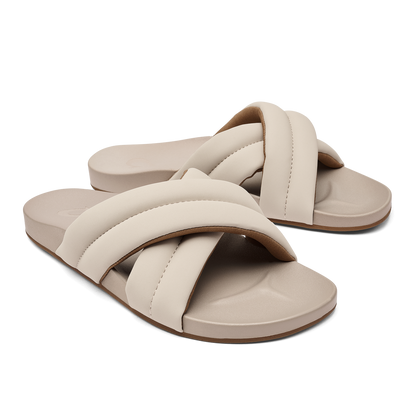 OluKai | Hila Women’s Beach Slide Sandals - Cloudy