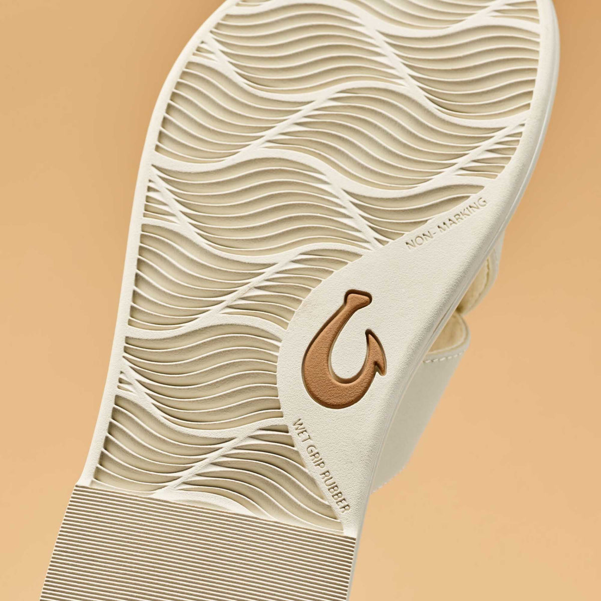 OluKai | La‘i Slide Women’s Slide Beach Sandals - White Sand
