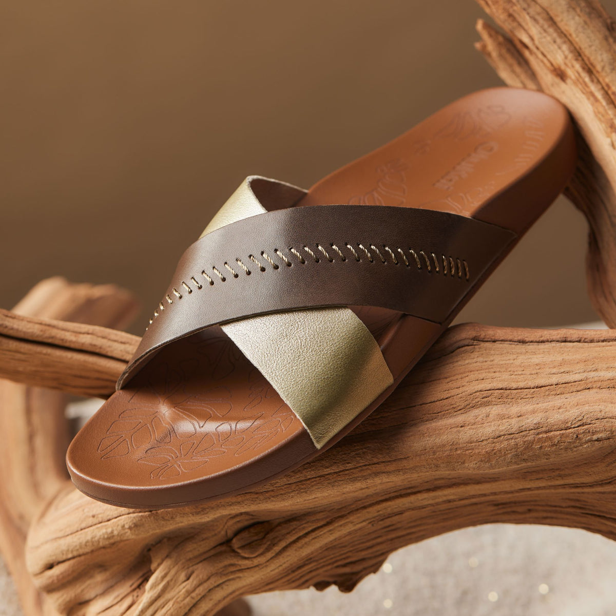 OluKai | Kīpe‘a ‘Olu - Wheat Gold / Toffee